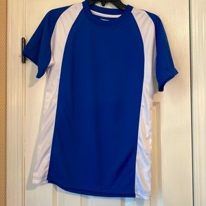 Worth men’s size small blue and white shirt